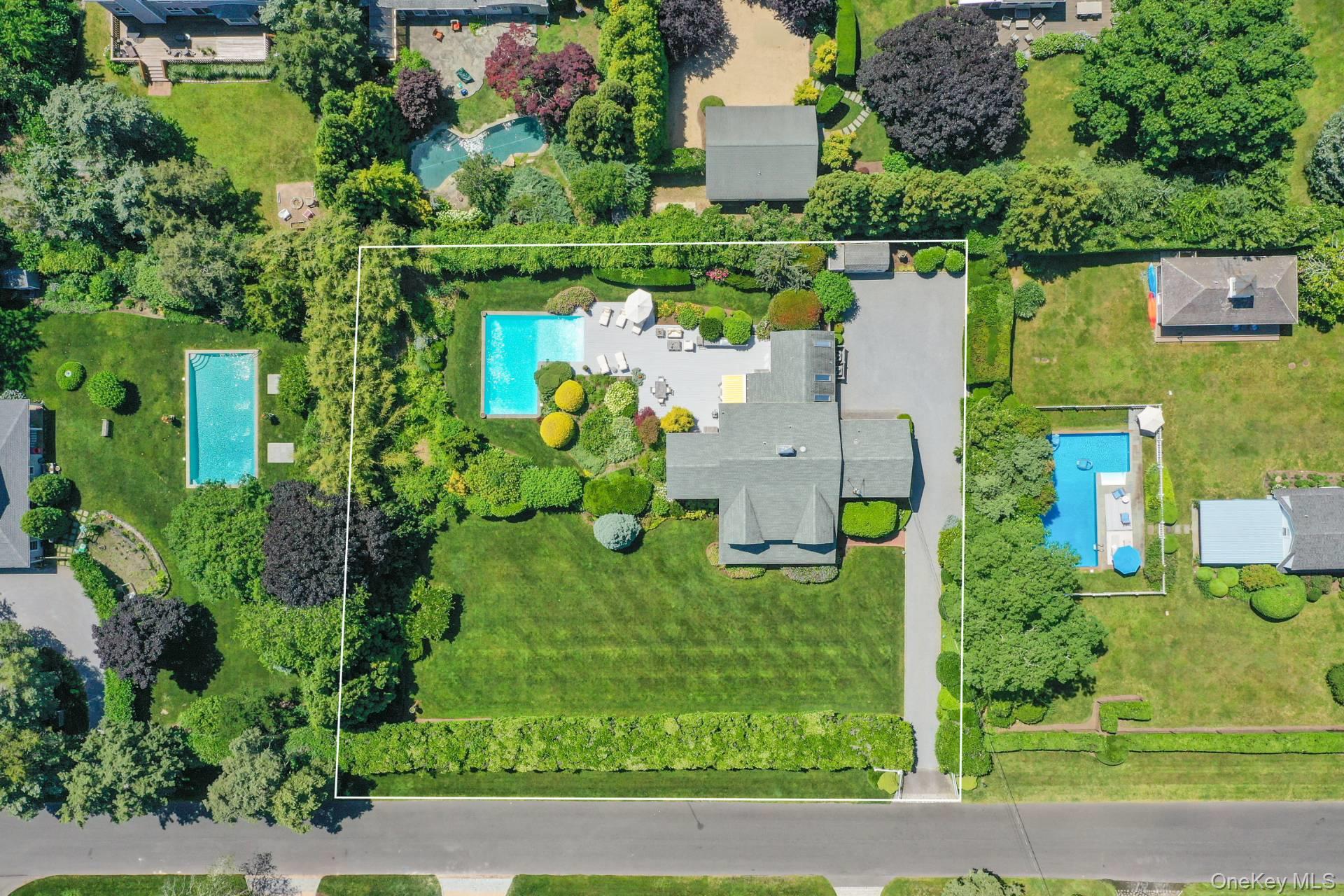 53 Shore Road, Remsenburg, NY 11960