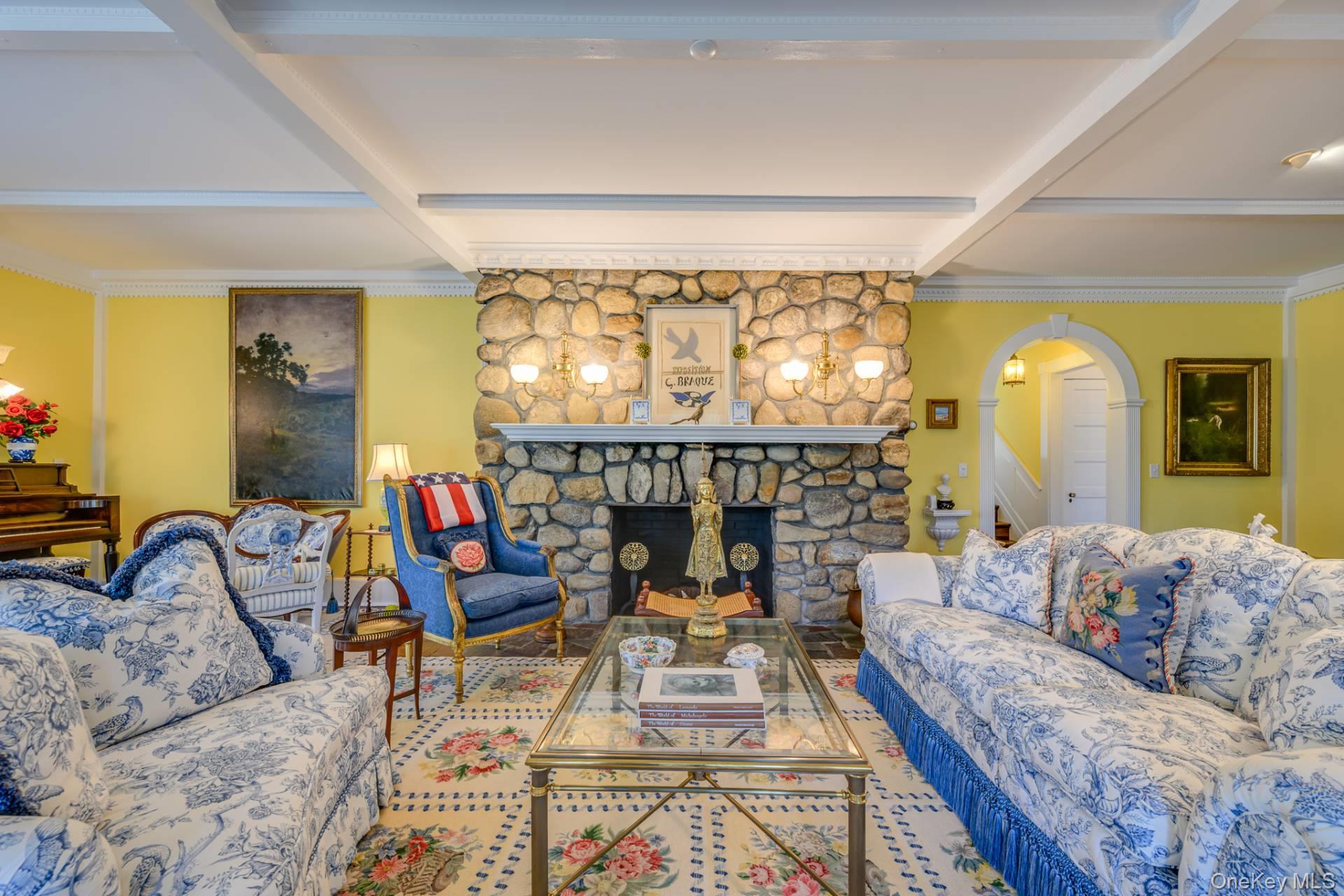 53 Shore Road, Remsenburg, NY 11960