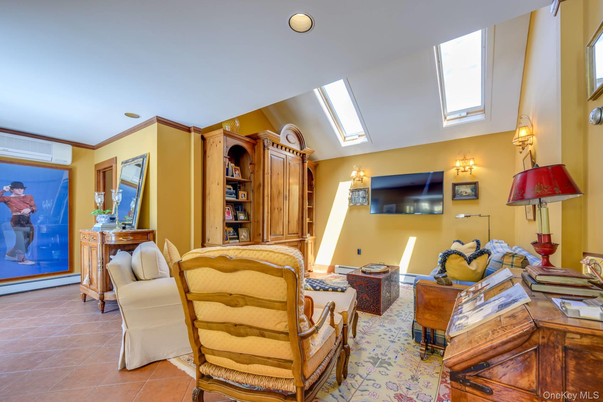 53 Shore Road, Remsenburg, NY 11960