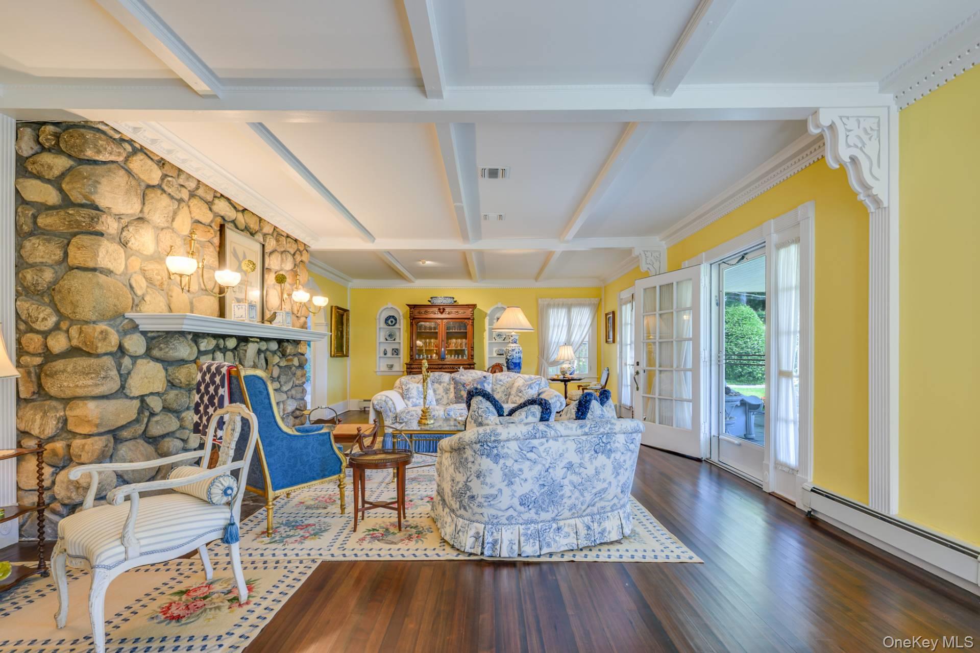 53 Shore Road, Remsenburg, NY 11960