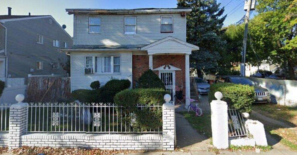 11704 Van Wyck Expy, South Ozone Park, NY 11420