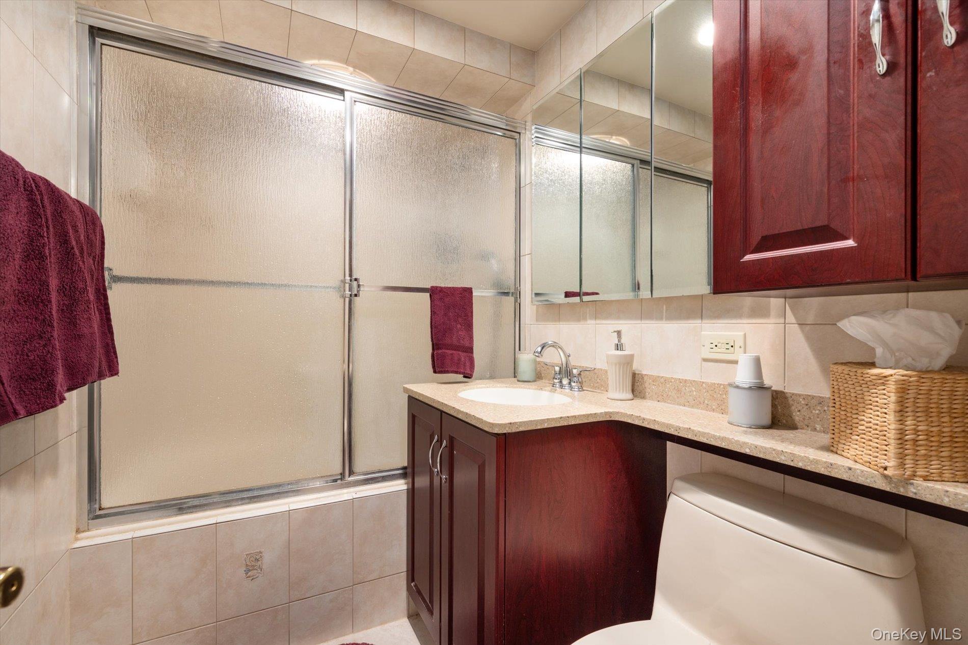 685 Gardiners Avenue, Levittown, NY 11756