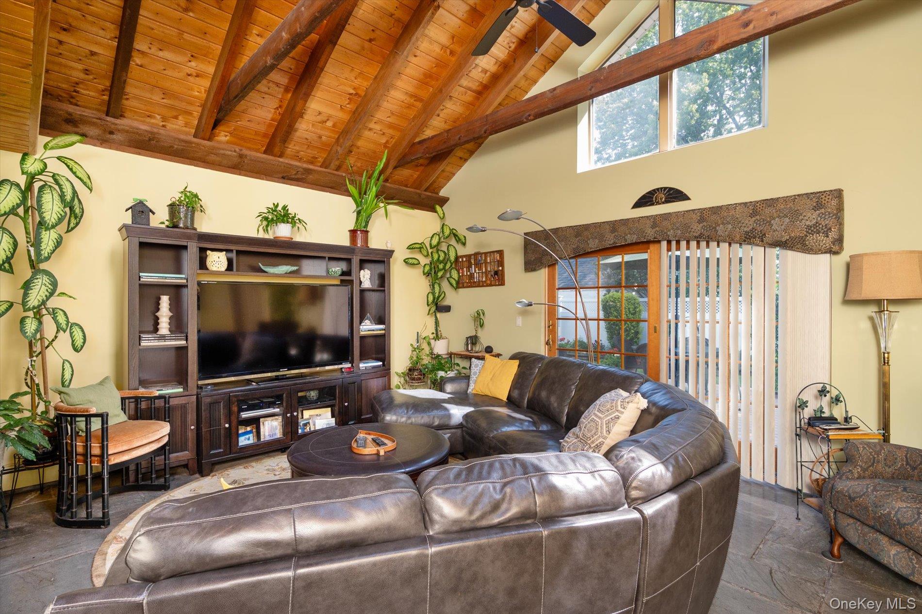 685 Gardiners Avenue, Levittown, NY 11756