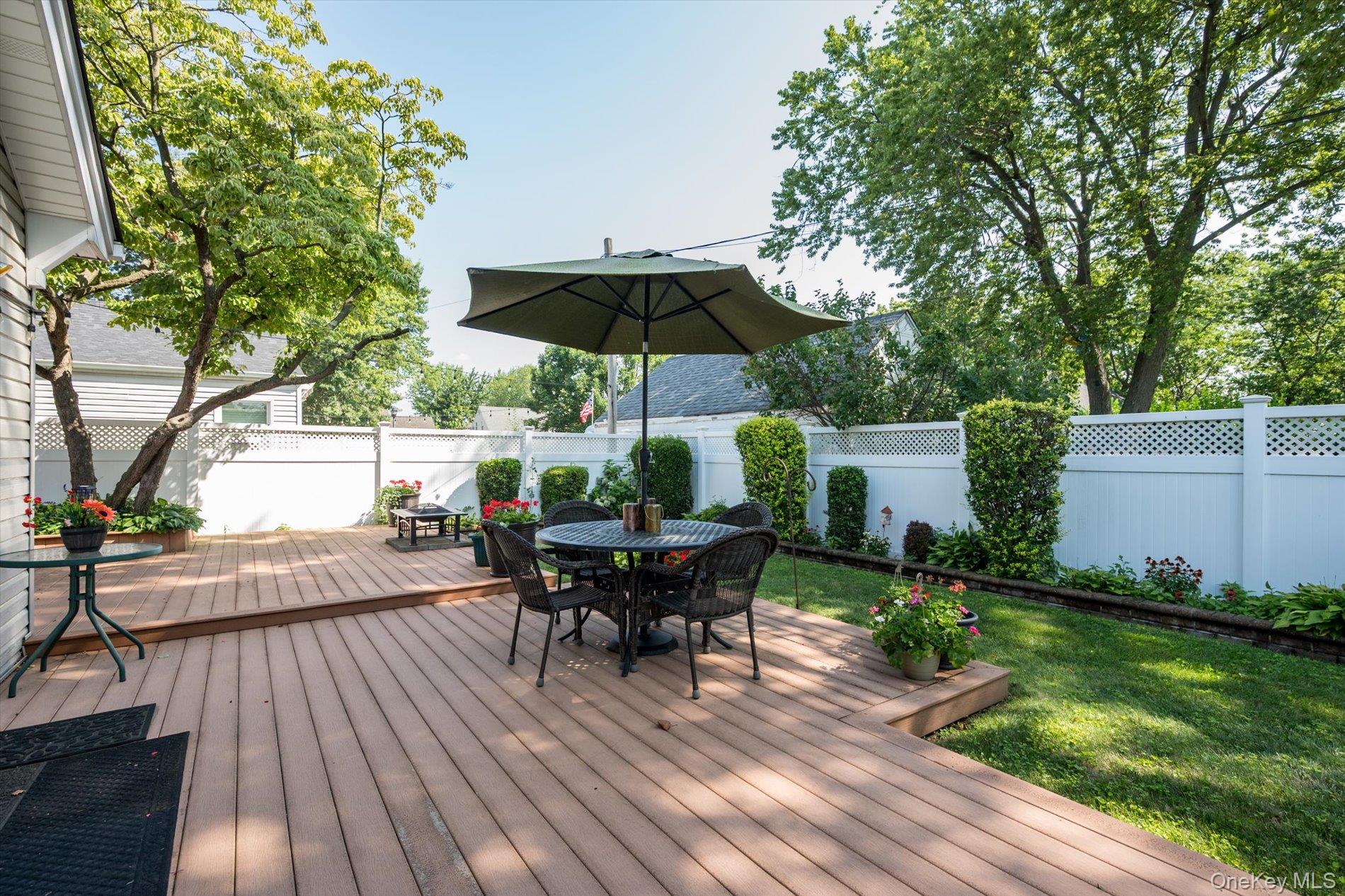 685 Gardiners Avenue, Levittown, NY 11756