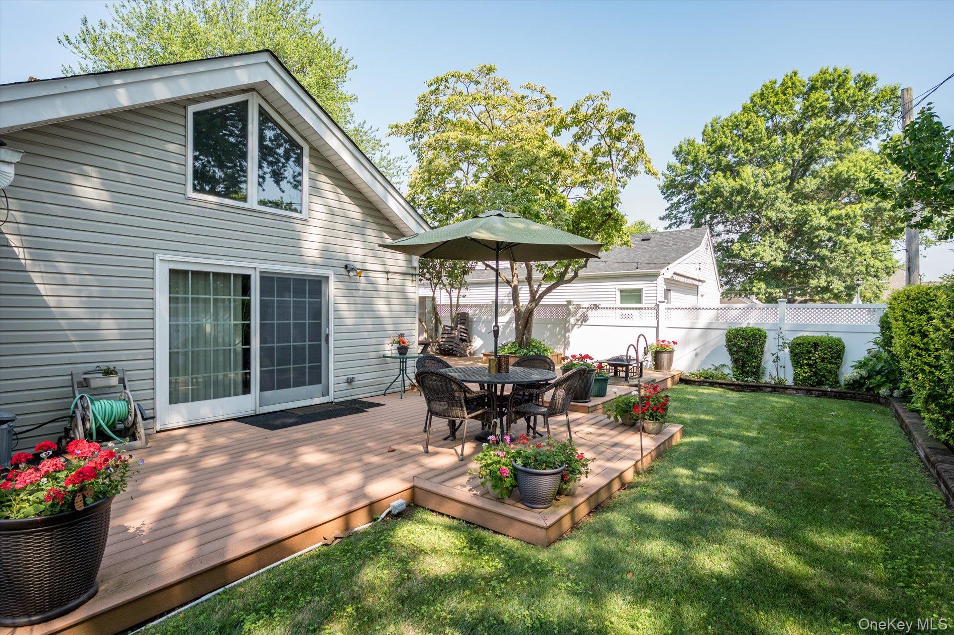 685 Gardiners Avenue, Levittown, NY 11756