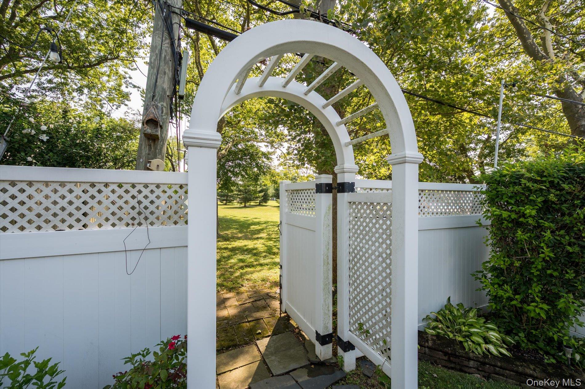 685 Gardiners Avenue, Levittown, NY 11756