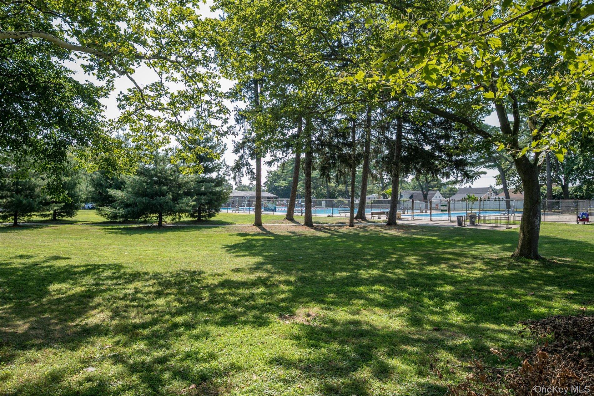 685 Gardiners Avenue, Levittown, NY 11756