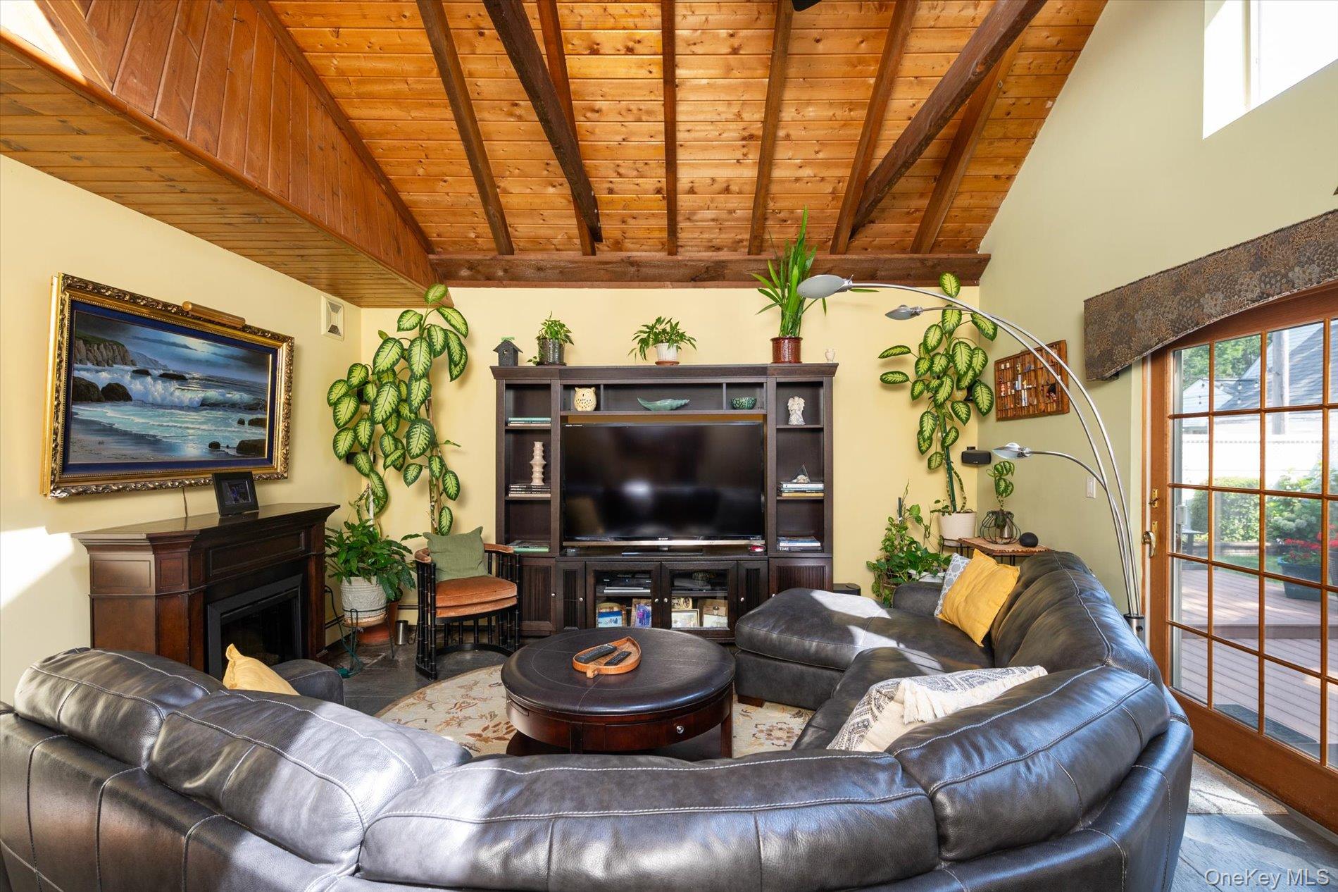 685 Gardiners Avenue, Levittown, NY 11756