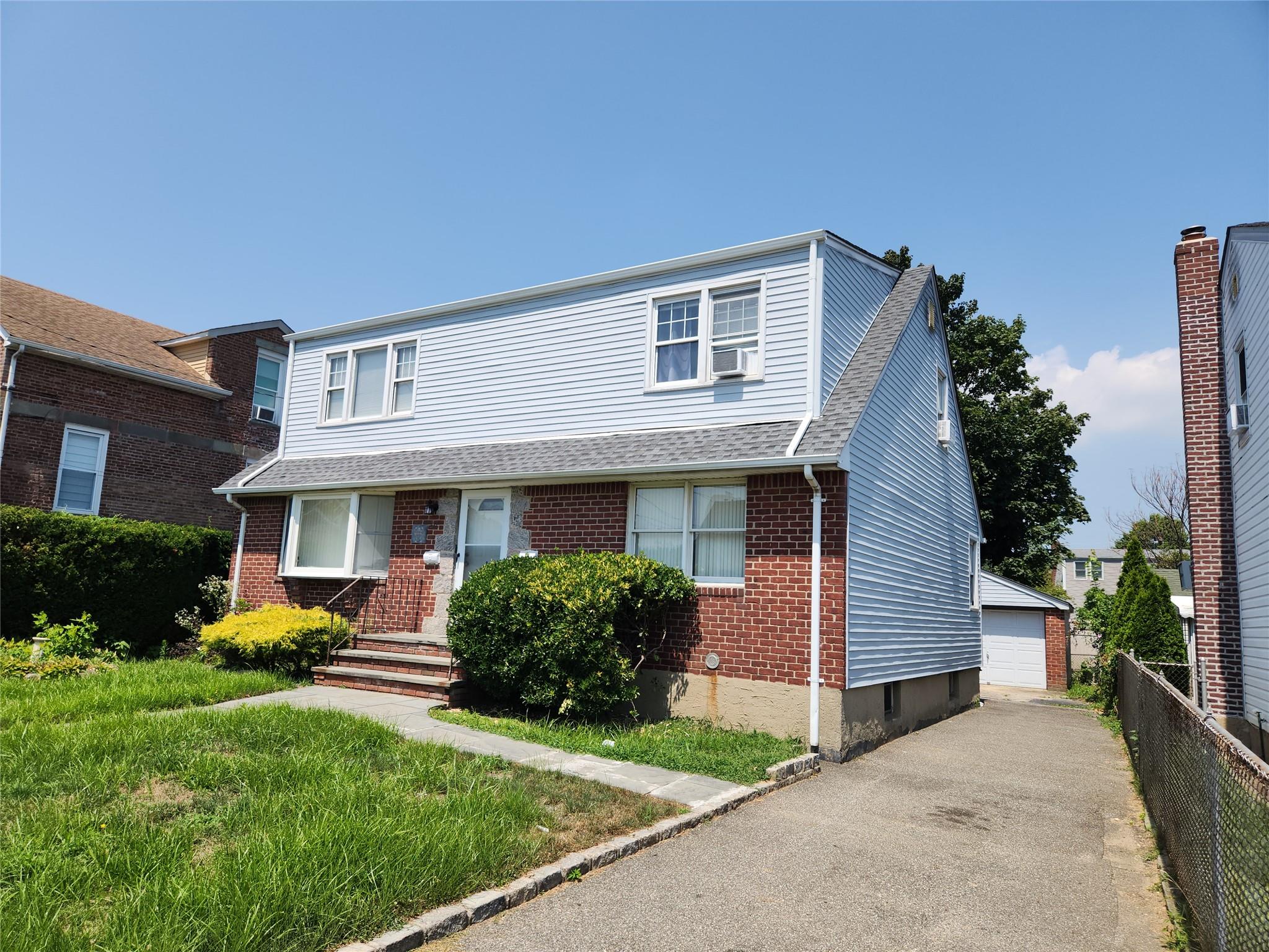 29 Lenox Avenue, Westbury, NY 11590