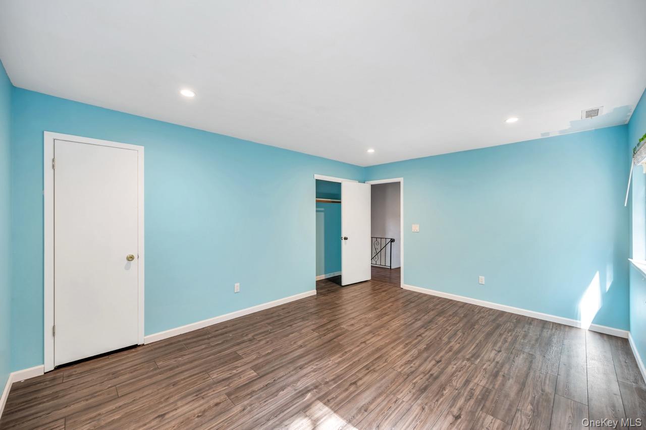 28 Niewood, Ridge, NY 11961