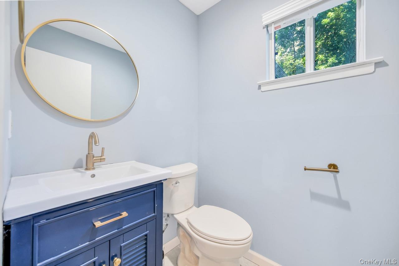 28 Niewood, Ridge, NY 11961