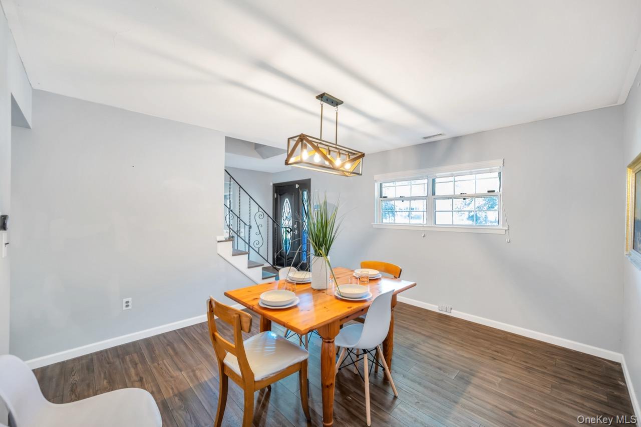 28 Niewood, Ridge, NY 11961