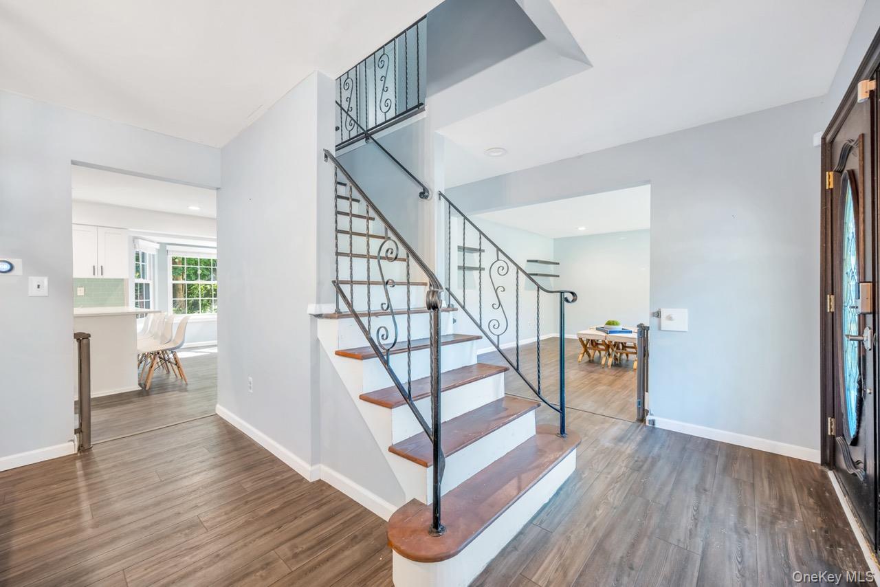 28 Niewood, Ridge, NY 11961