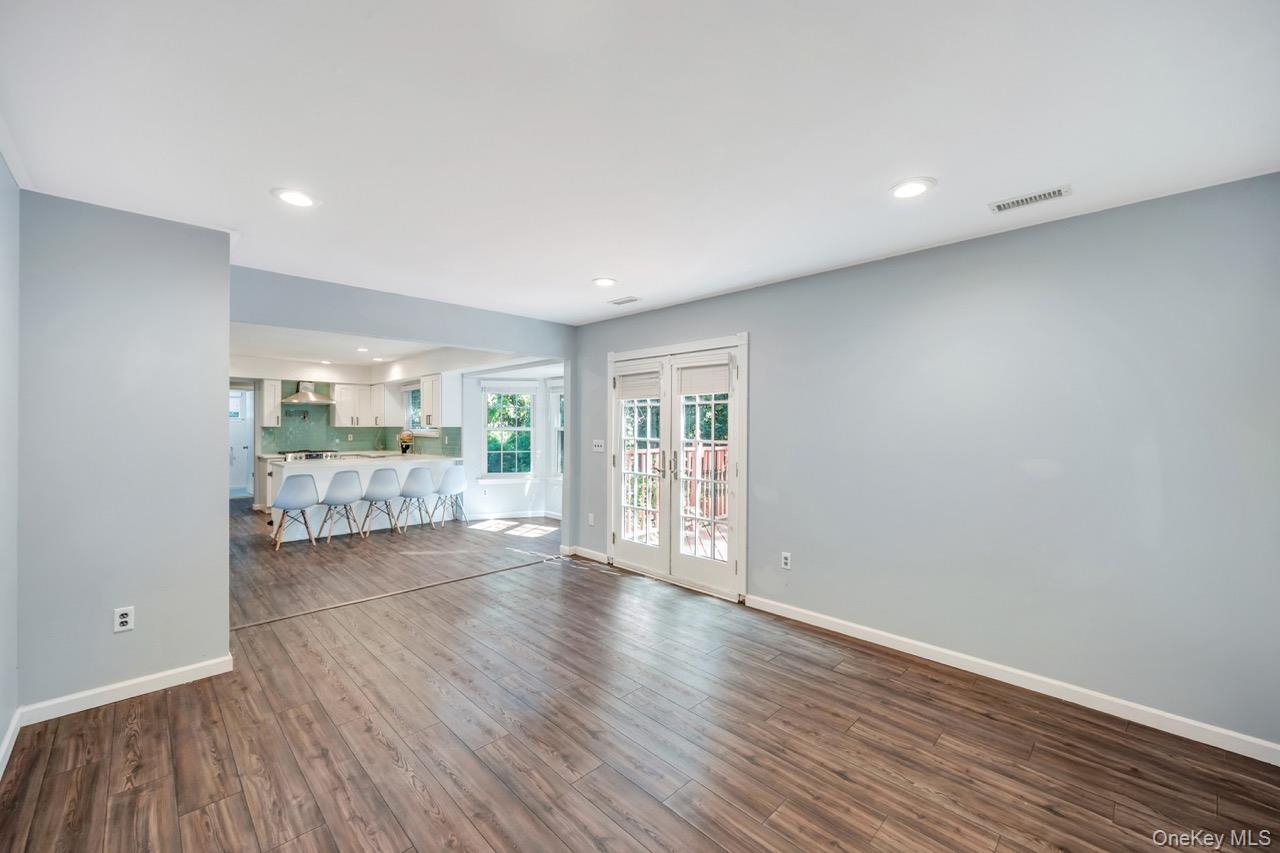 28 Niewood, Ridge, NY 11961