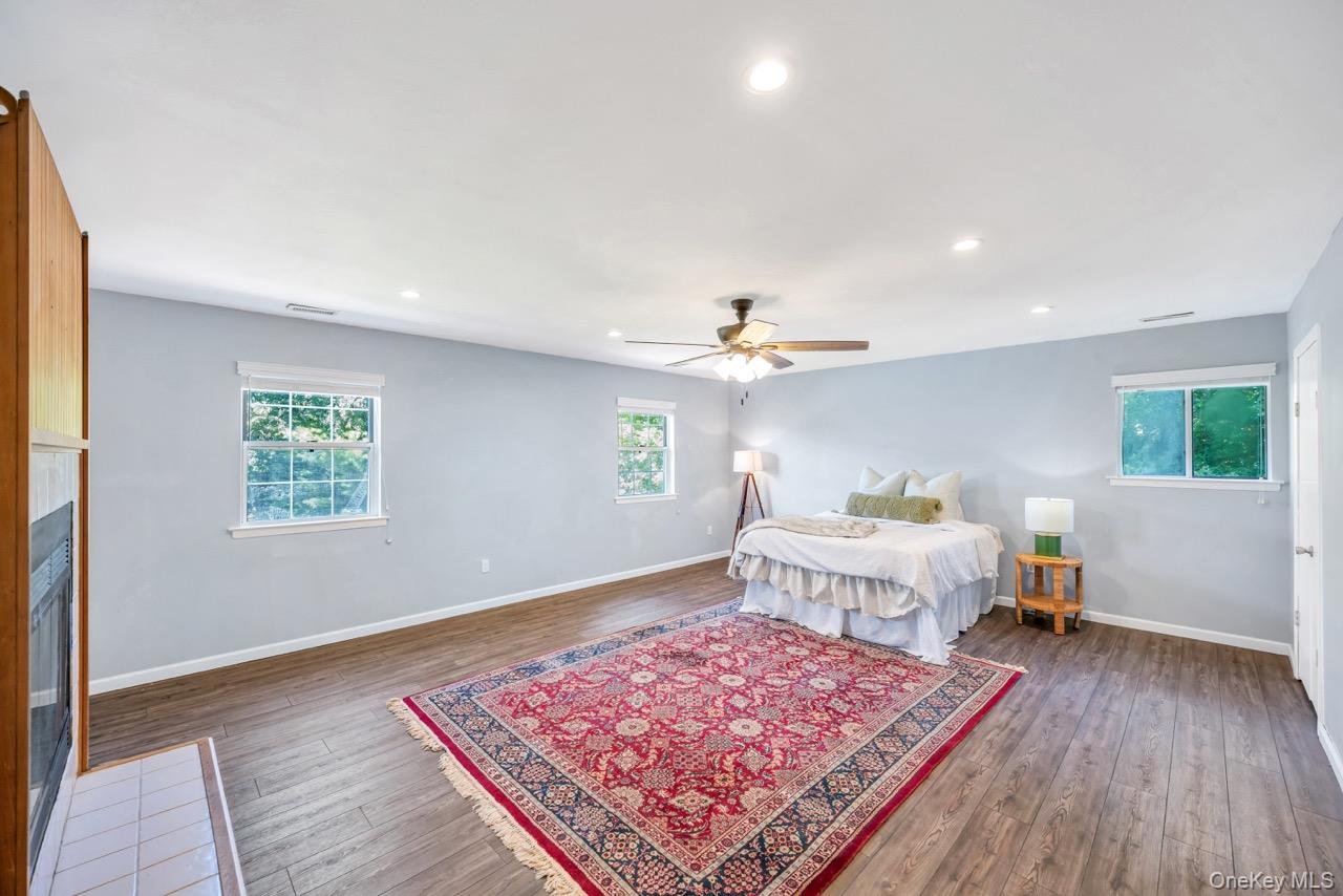 28 Niewood, Ridge, NY 11961