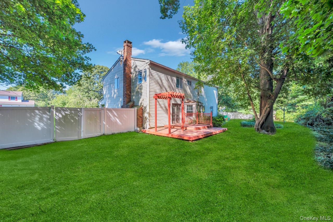 28 Niewood, Ridge, NY 11961