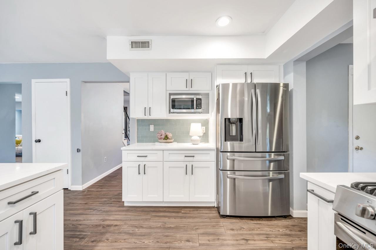 28 Niewood, Ridge, NY 11961