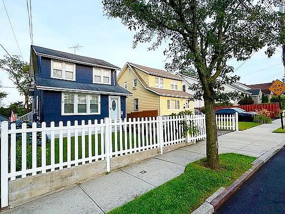 3992 Rombouts Avenue, Bronx, NY 10466