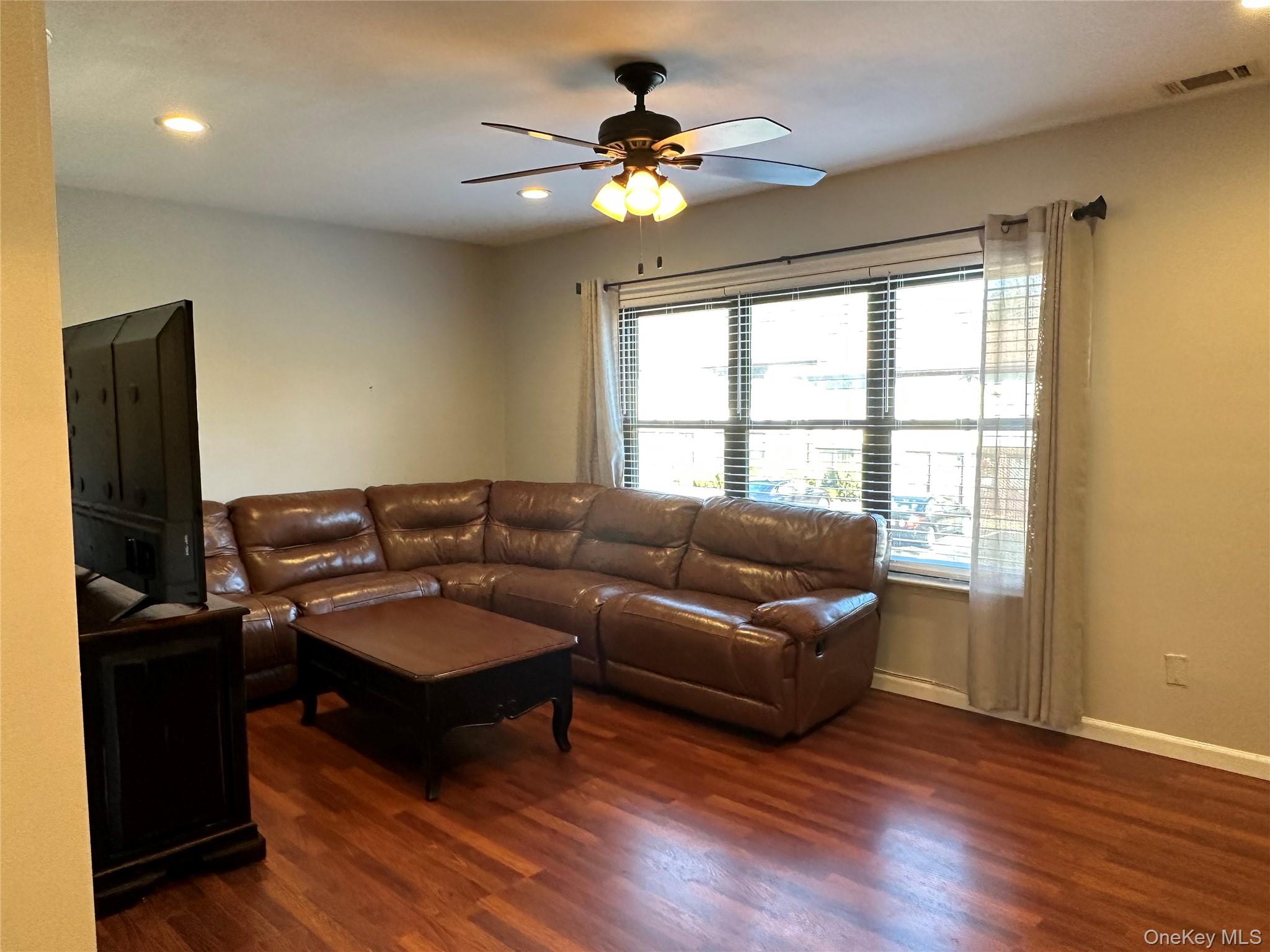 94 Bailey Court # 94, Middle Island, NY 11953