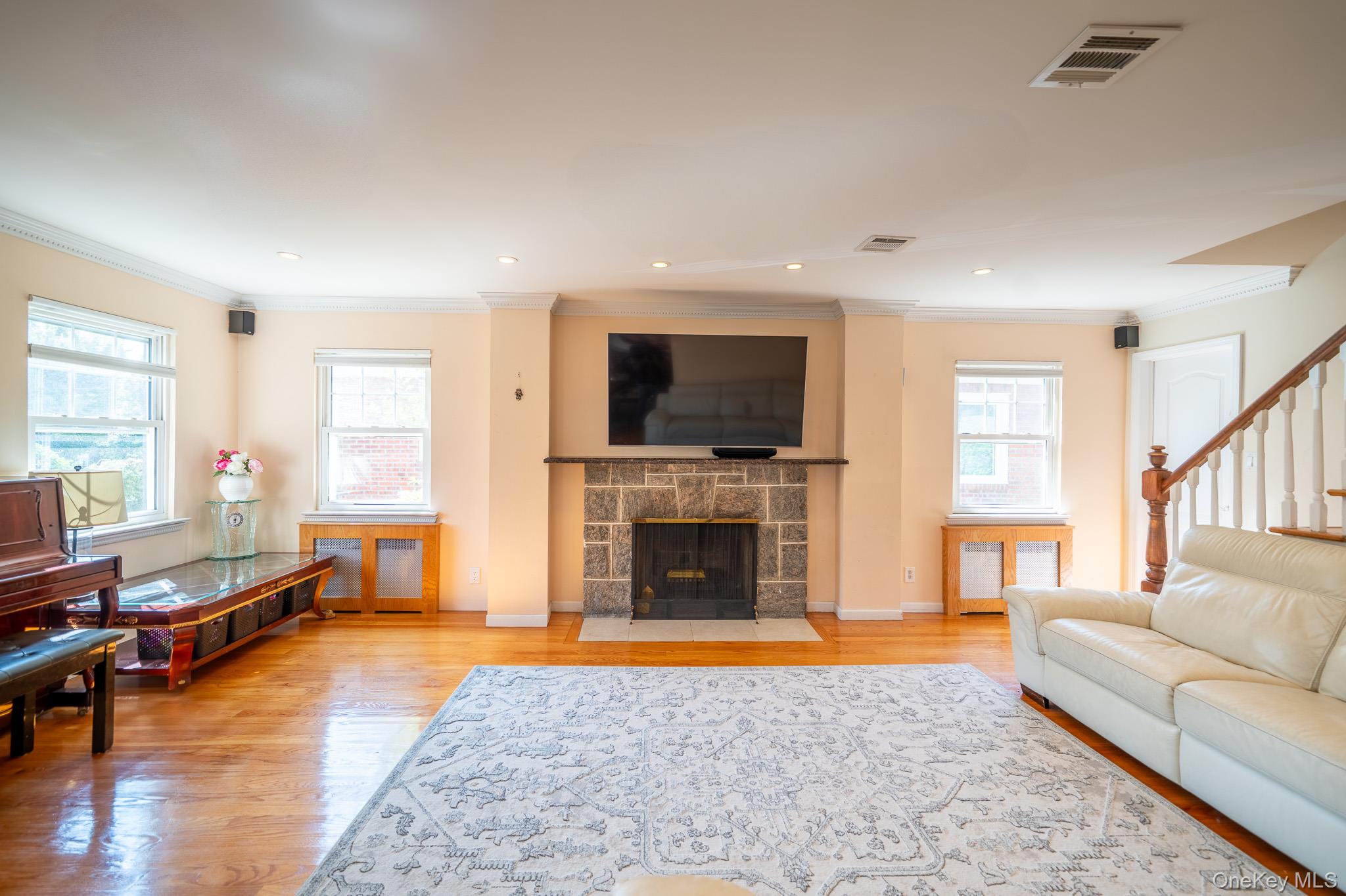 75-22 186th Street, Fresh Meadows, NY 11366