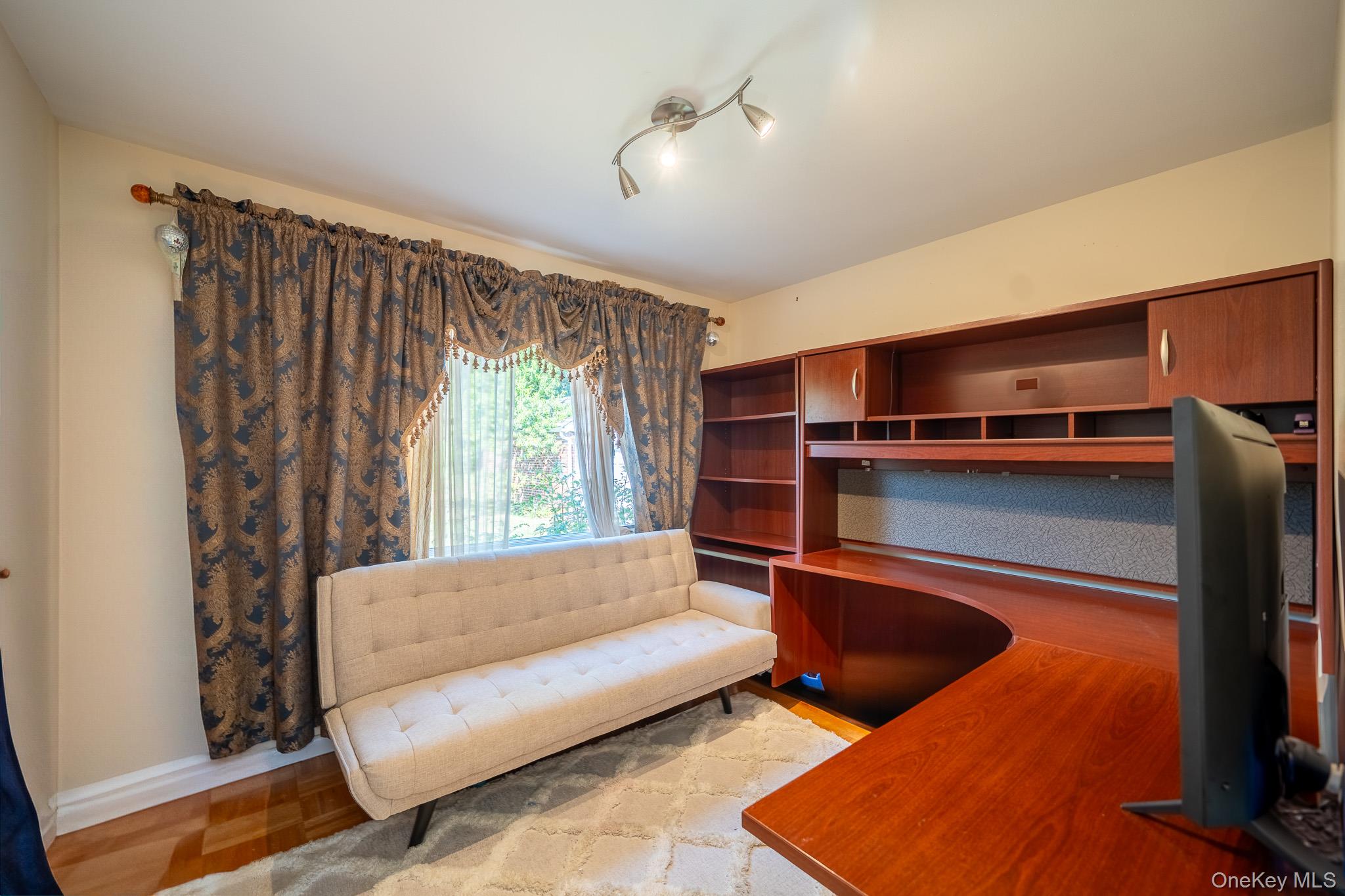 75-22 186th Street, Fresh Meadows, NY 11366