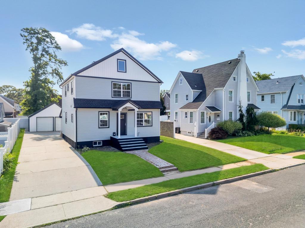 29 Dutchess Street, Freeport, NY 11520