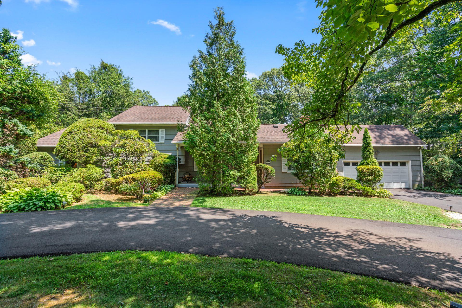 6 Craig Drive, South Huntington, NY 11746