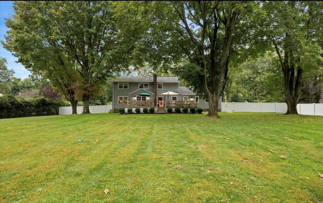 240 Plainview Road, Woodbury, NY 11797