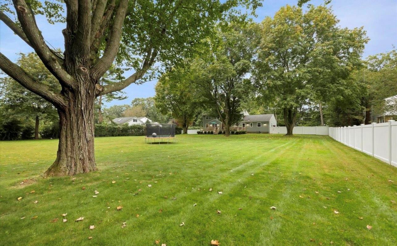 240 Plainview Road, Woodbury, NY 11797