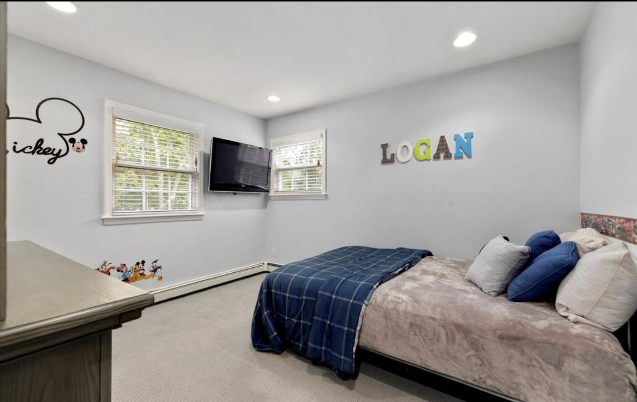 240 Plainview Road, Woodbury, NY 11797