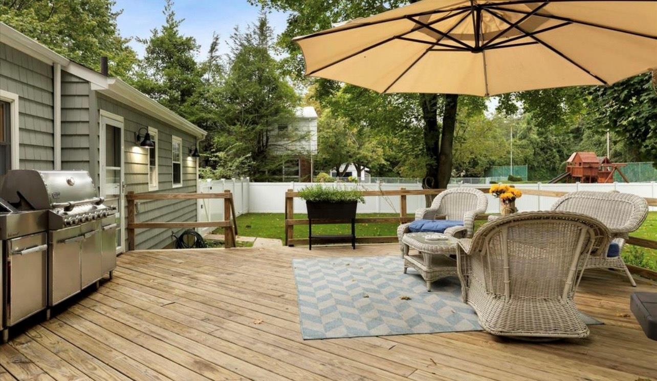 240 Plainview Road, Woodbury, NY 11797