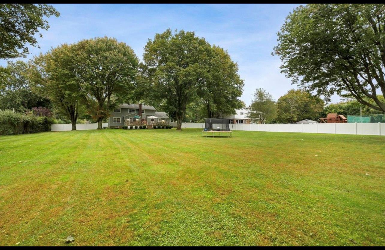 240 Plainview Road, Woodbury, NY 11797