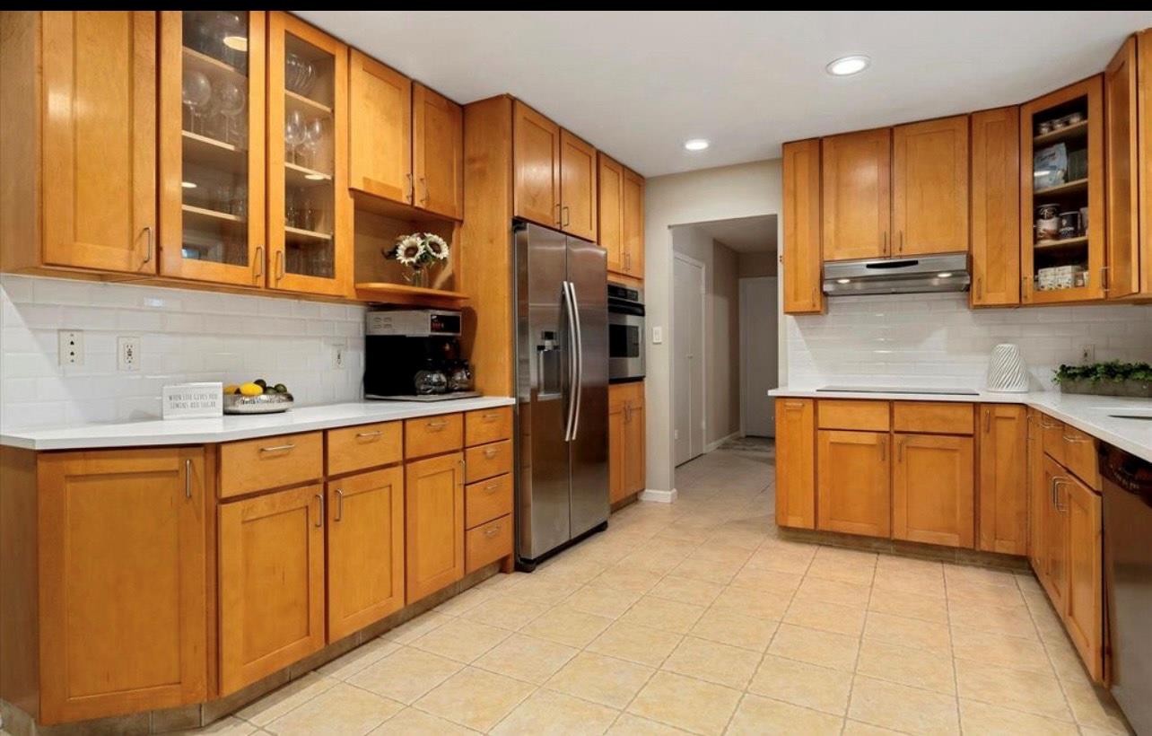 240 Plainview Road, Woodbury, NY 11797