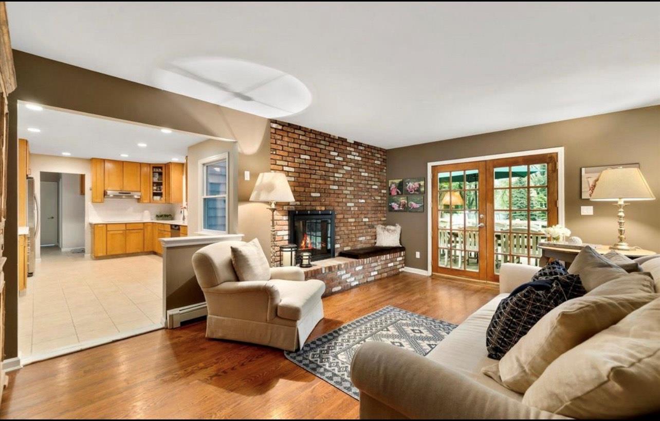 240 Plainview Road, Woodbury, NY 11797