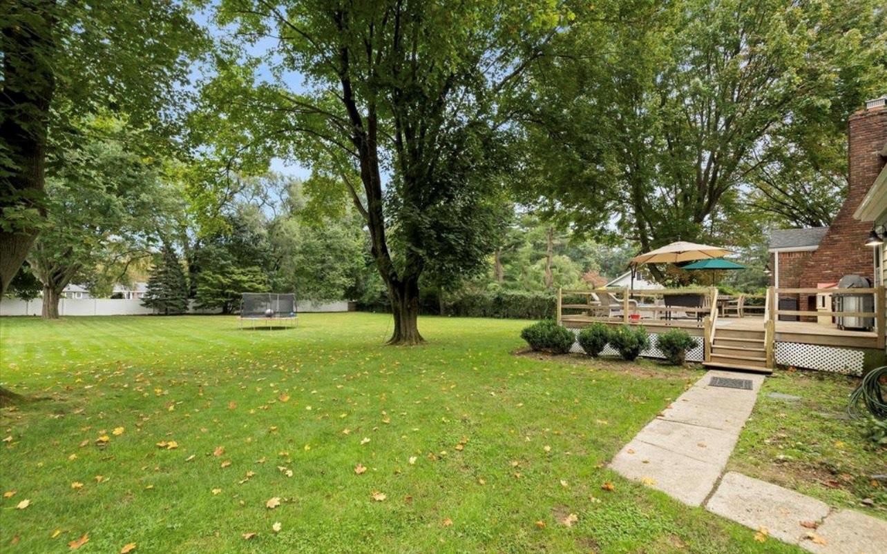 240 Plainview Road, Woodbury, NY 11797