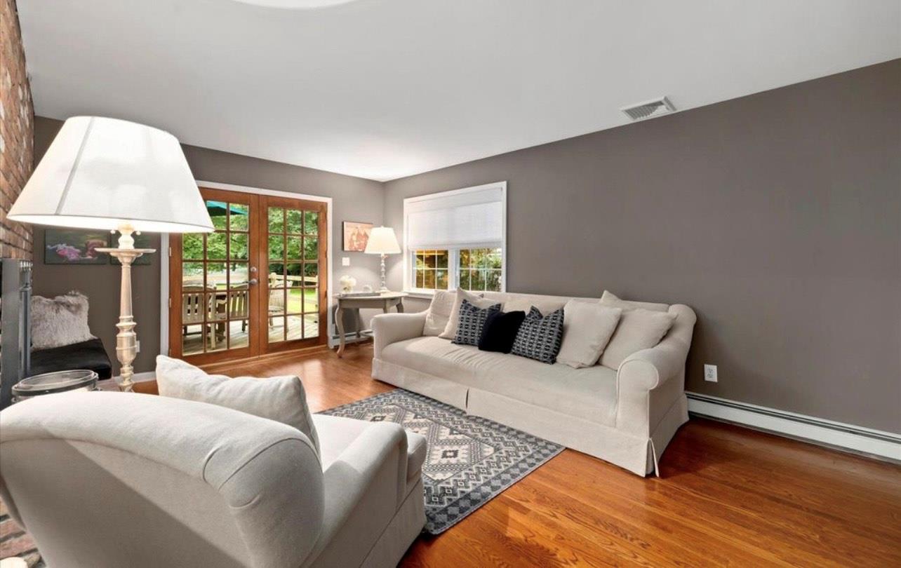 240 Plainview Road, Woodbury, NY 11797