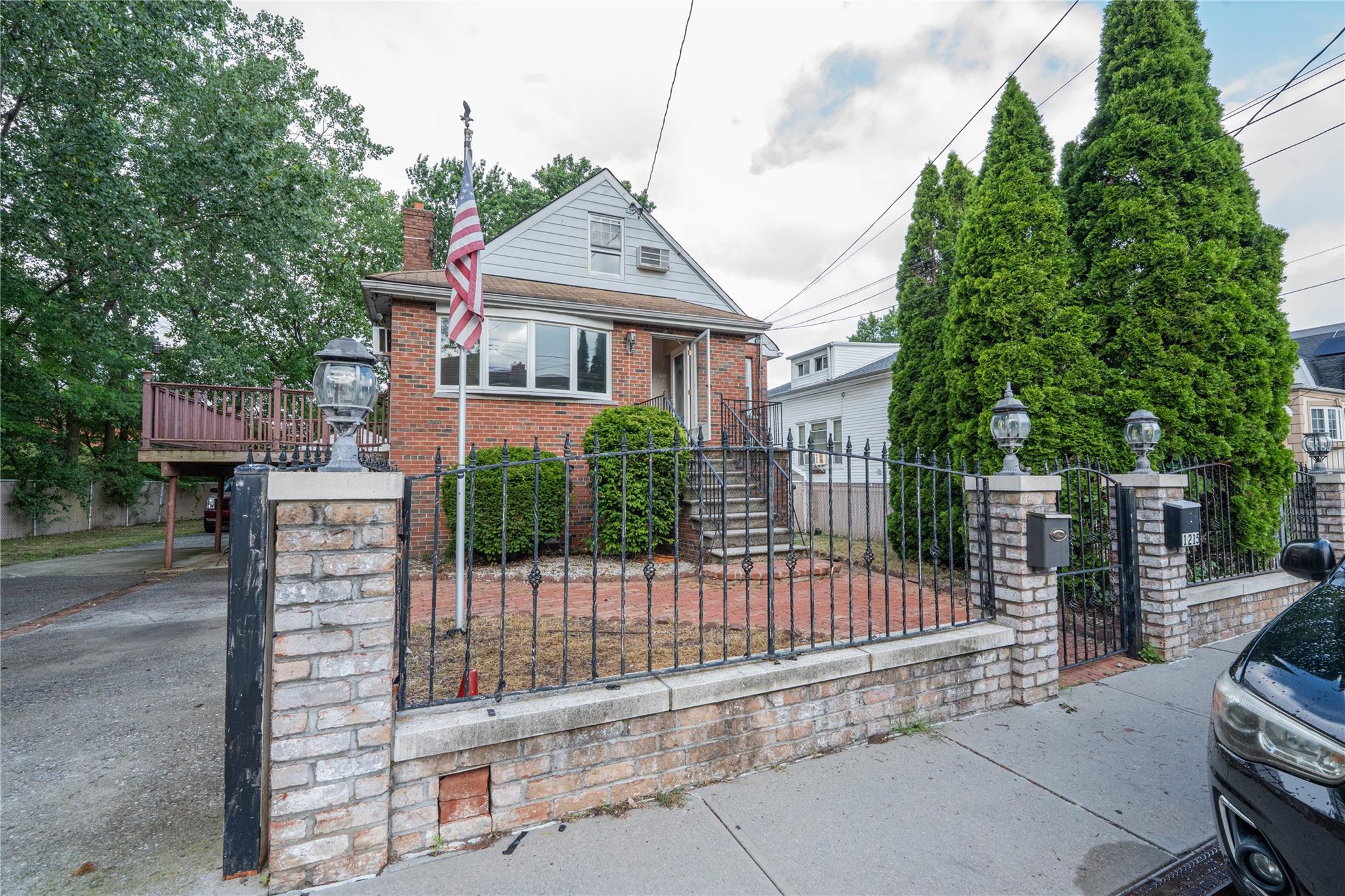 1215 Fairfax Avenue, Bronx, NY 10465