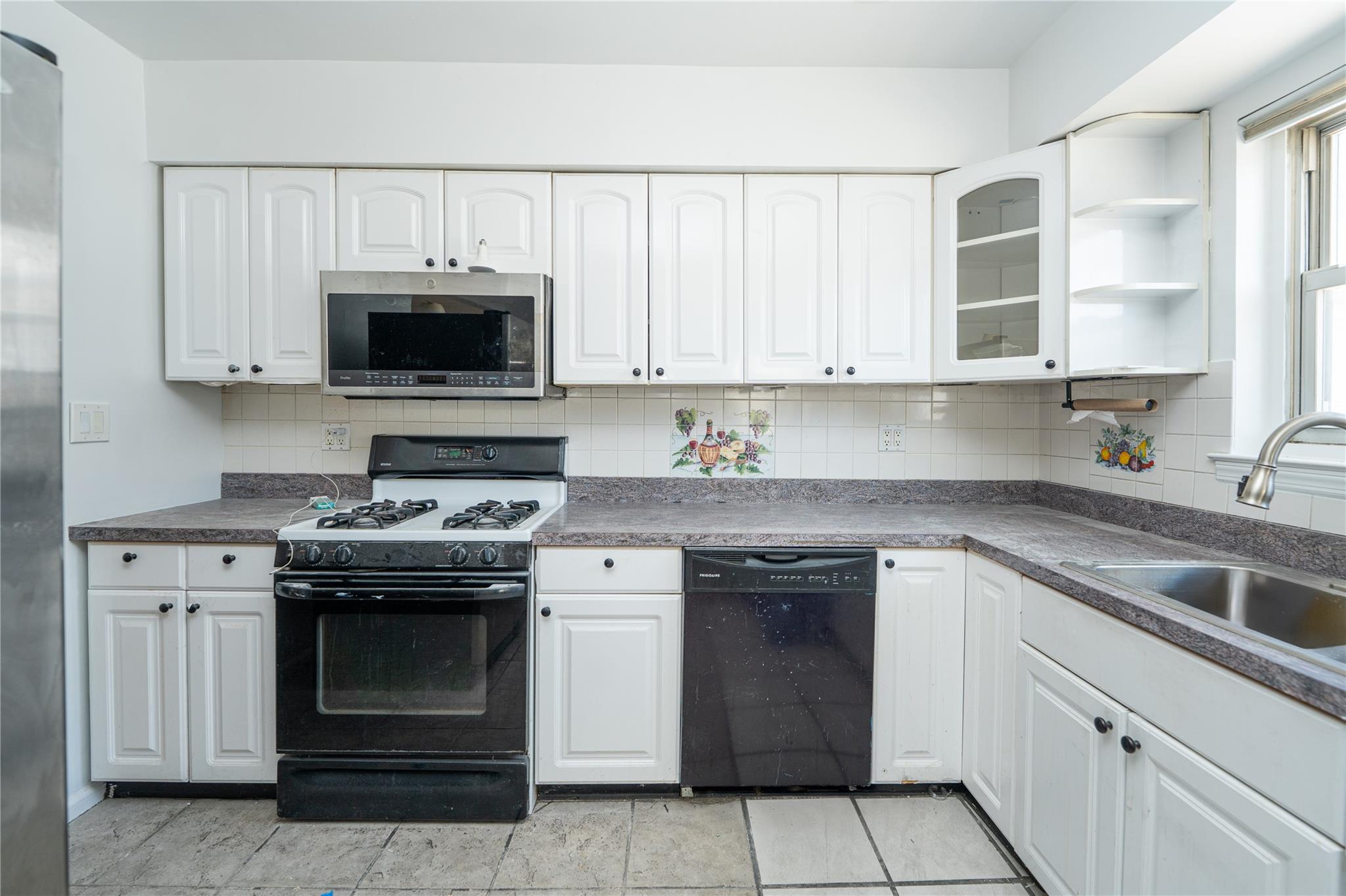 1215 Fairfax Avenue, Bronx, NY 10465