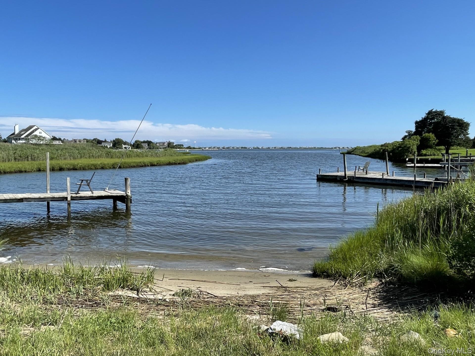 28 Apaucuck Point Road, Westhampton, NY 11977