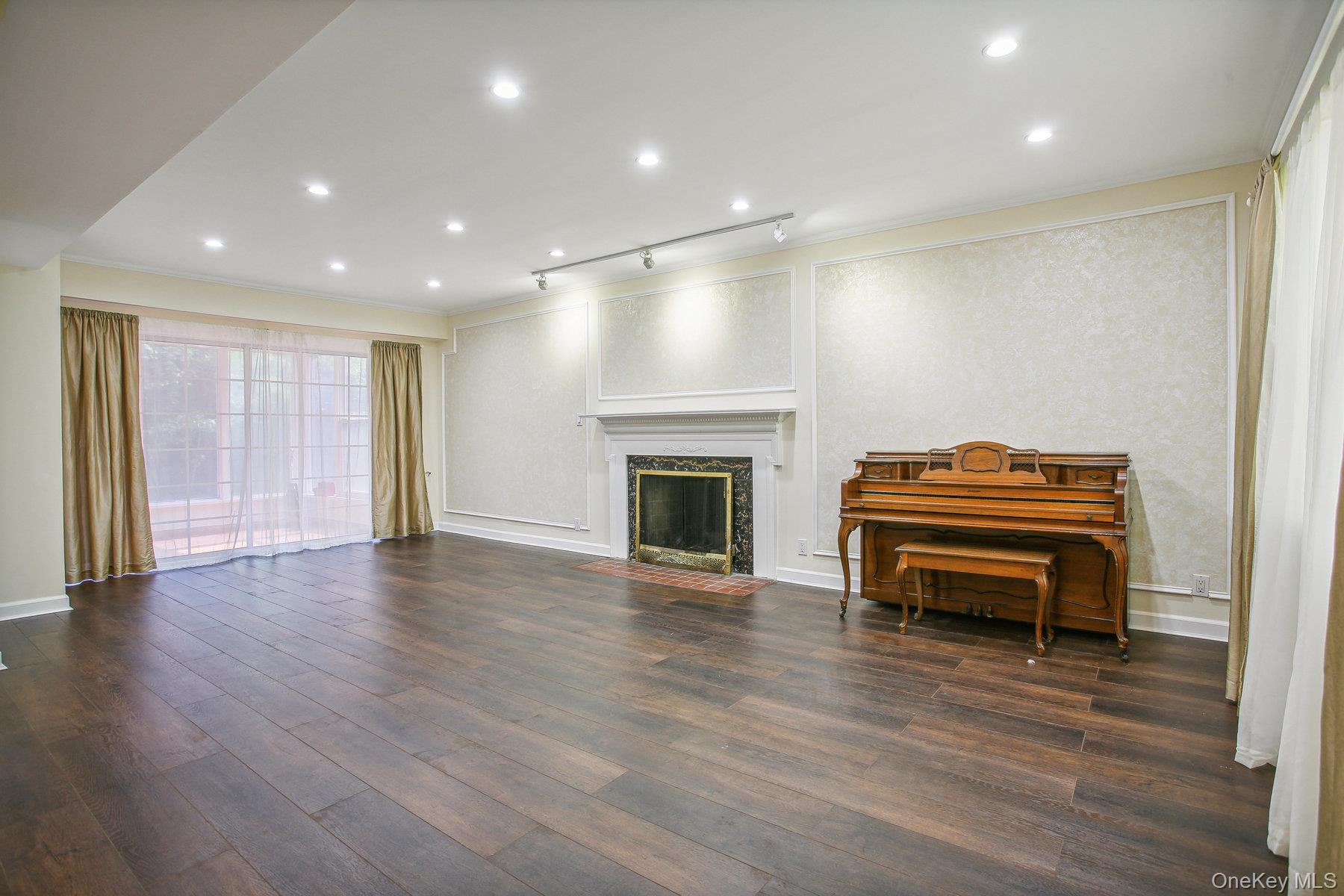 82-43 213th Street, Hollis Hills, NY 11427