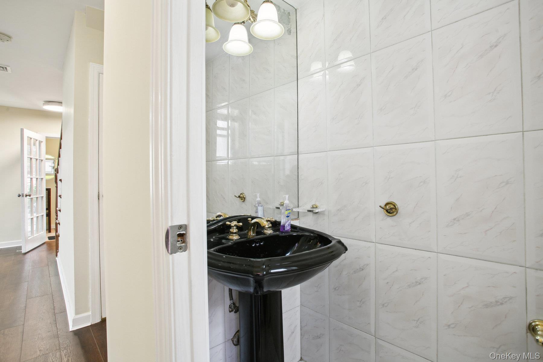 82-43 213th Street, Hollis Hills, NY 11427