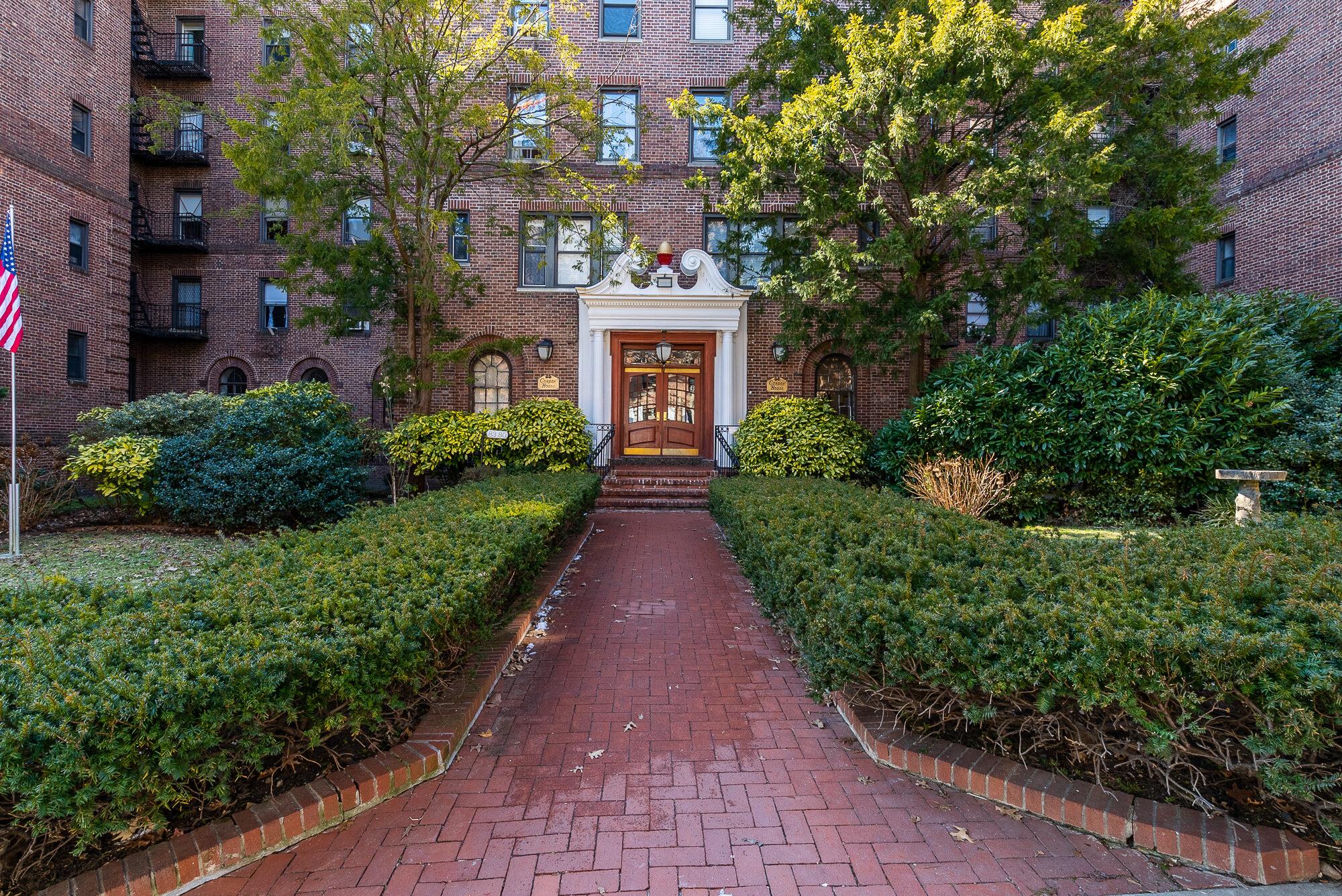 83-80 118th Street # 5B, Kew Gardens, NY 11415