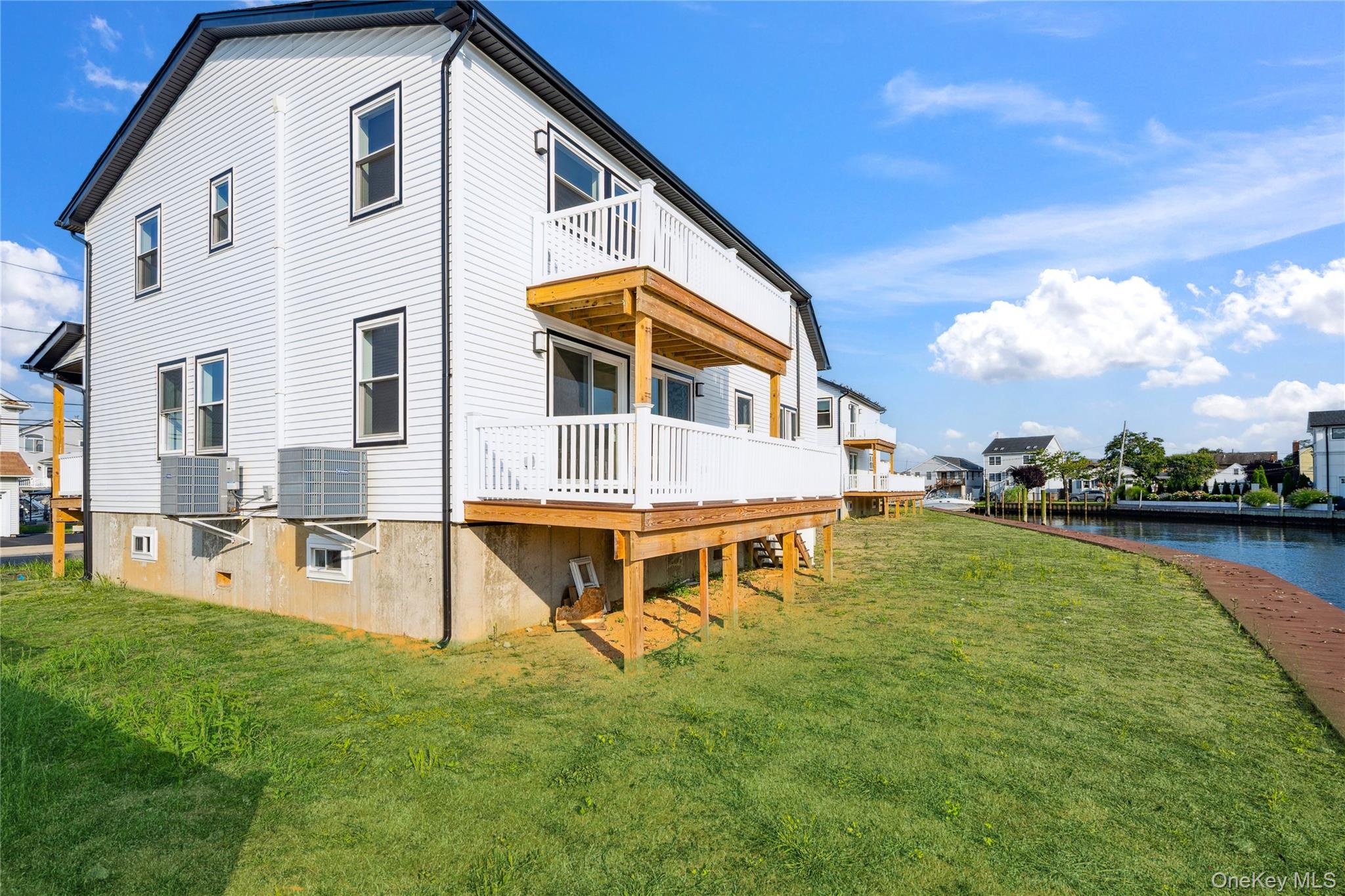 771 S 9th Street, Lindenhurst, NY 11757