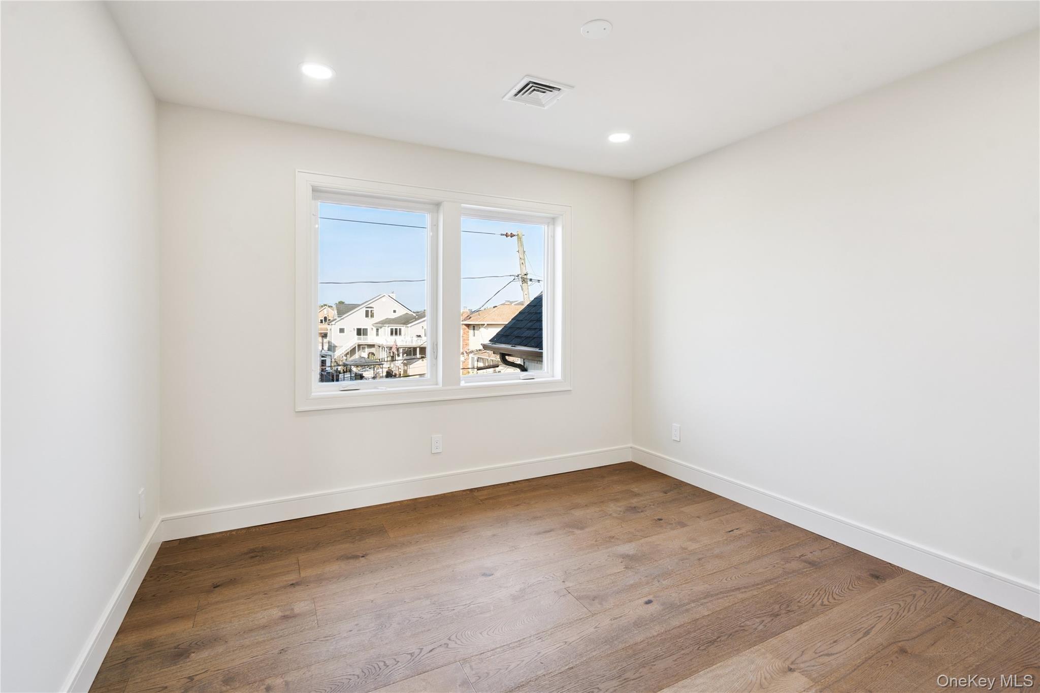 771 S 9th Street, Lindenhurst, NY 11757