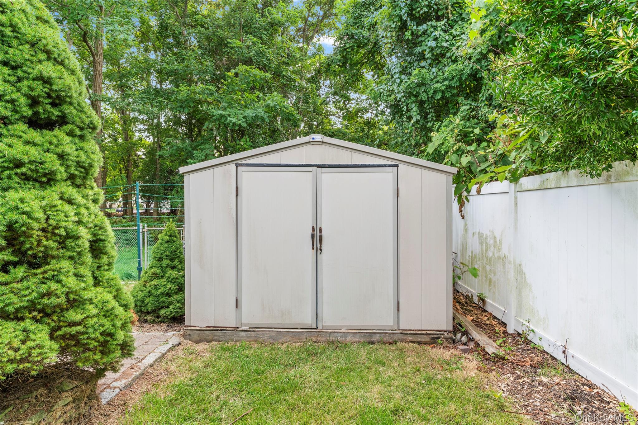 324 Durkee Lane, East Patchogue, NY 11772