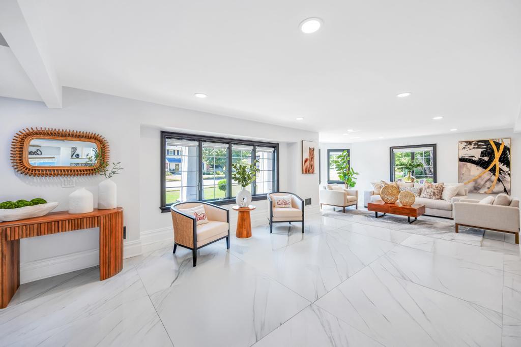 54 Pine Hill Lane, Dix Hills, NY 11746