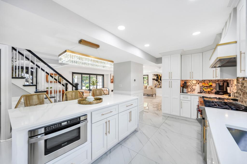 54 Pine Hill Lane, Dix Hills, NY 11746