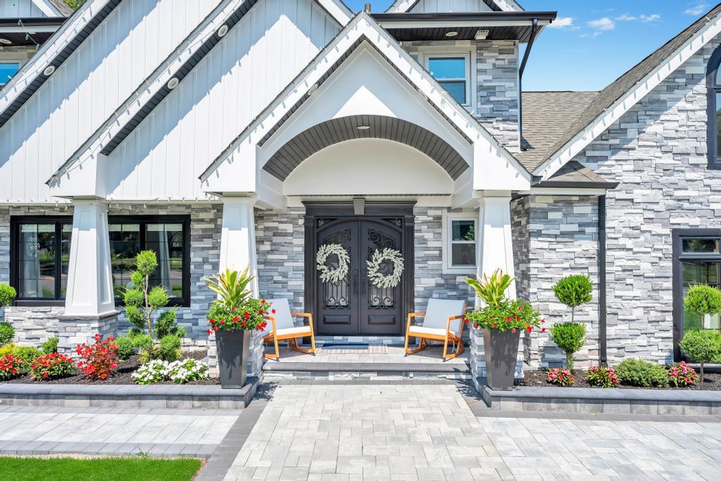 54 Pine Hill Lane, Dix Hills, NY 11746