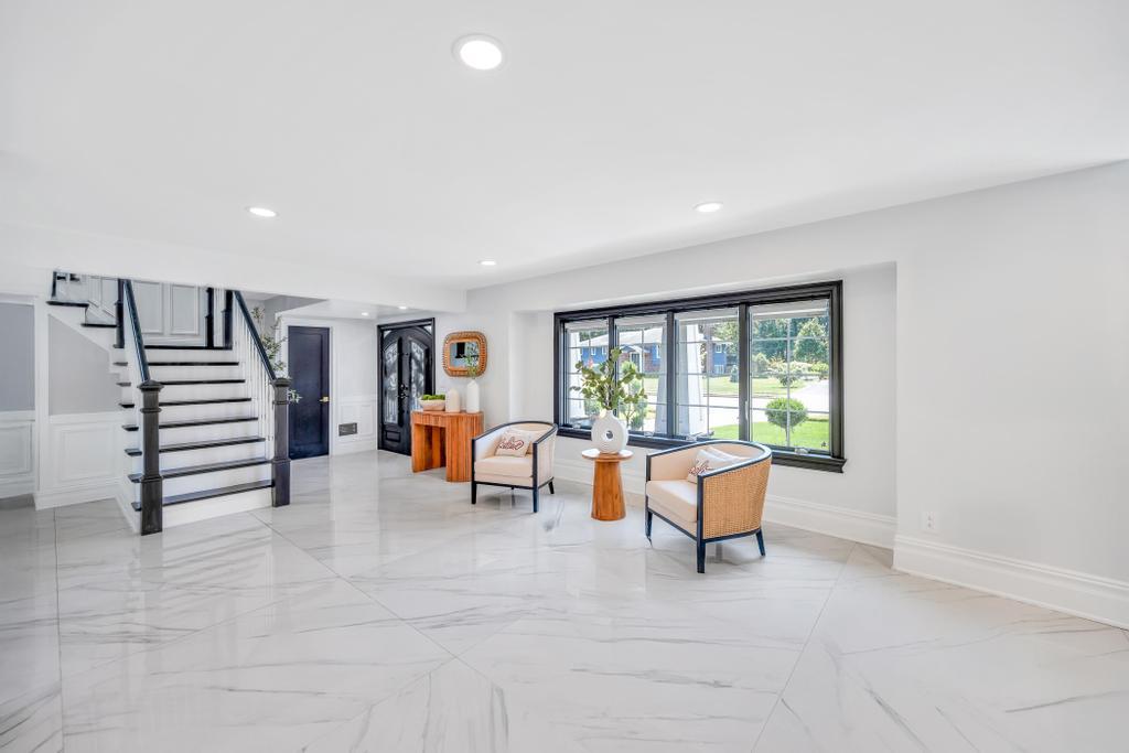 54 Pine Hill Lane, Dix Hills, NY 11746