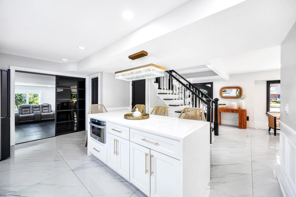 54 Pine Hill Lane, Dix Hills, NY 11746